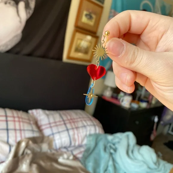 honey hearted baby valentines earrings - Picture 5 of 8